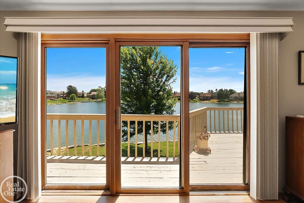 3286 Sandy Point Utica, MI 48316 - Photo 21 of 67