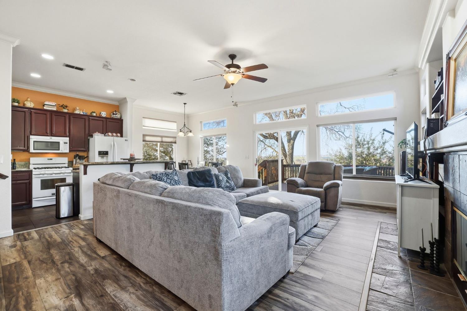 5512 Butte View Court Rocklin, CA 95765 - Photo 3 of 32