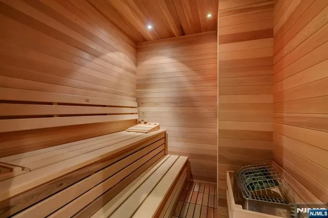 $14,999,888 | 123 East Saddle River Road, Saddle River, NJ 07458