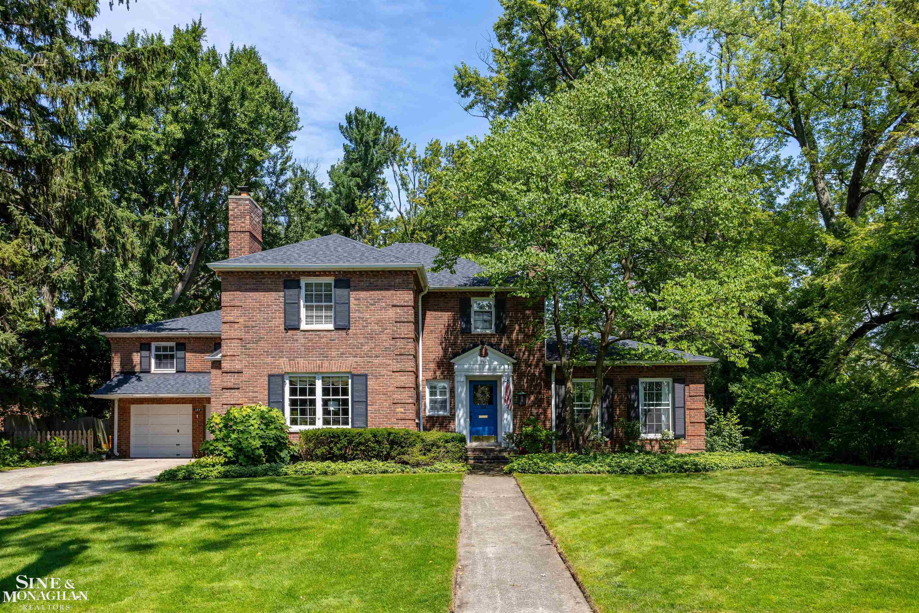 184 Vendome Road Grosse Pointe, MI 48236 - Photo 1 of 60 50151120-5908be87-78d3-4d6a-ba6c-caba1ff0dce1.JPG