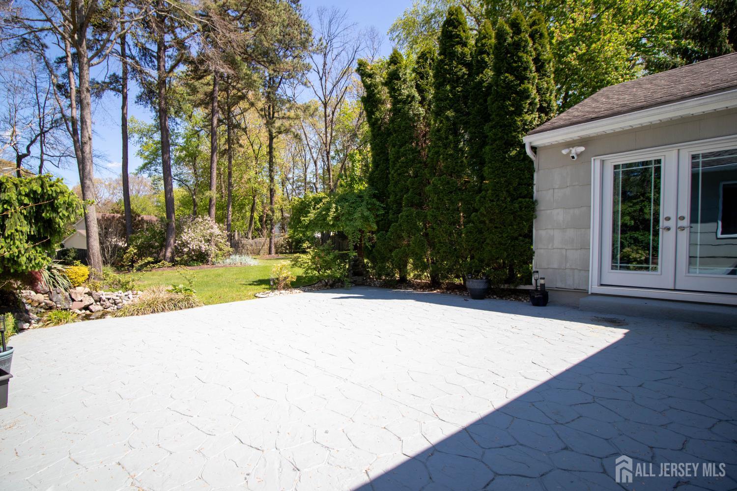 142 Monmouth Road Monroe Township, NJ 08831 - Photo 25 of 37