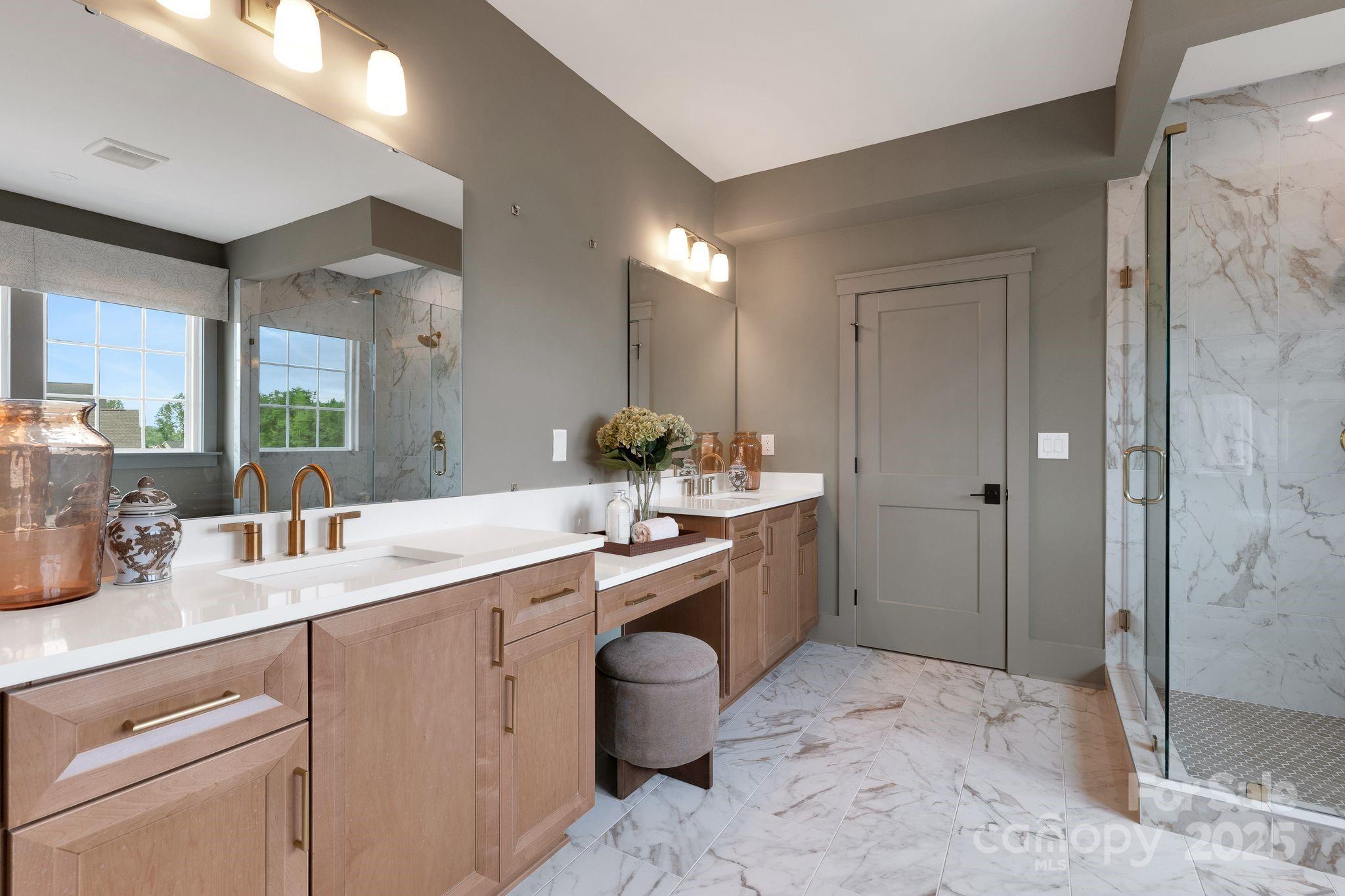 13648 Glennmayes Road Huntersville, NC 28078 - Photo 13 of 32 a kitchen with a sink and cabinets