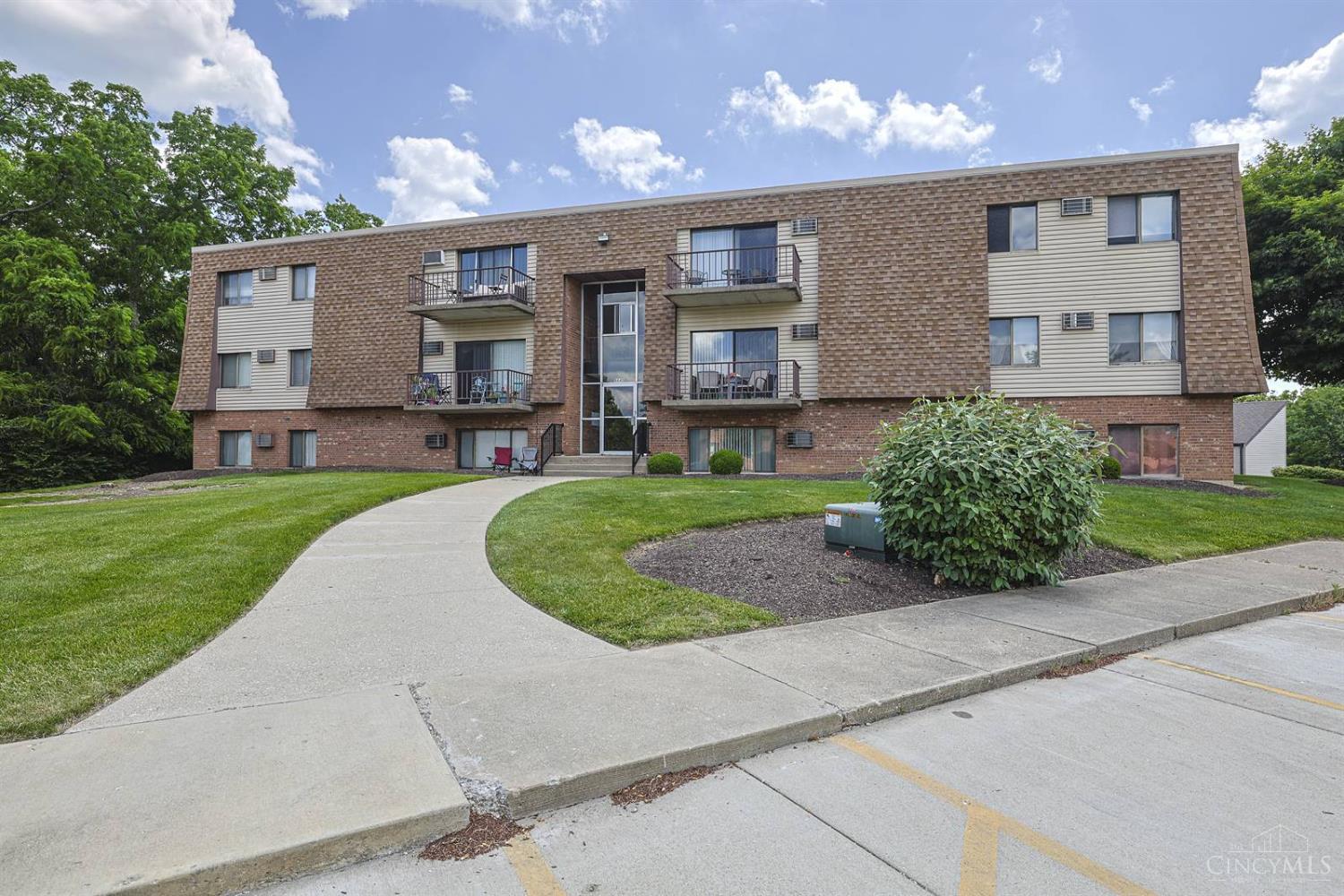 6640 Hearne Road, Unit 172 Cincinnati, OH 45248 - Photo 2 of 24