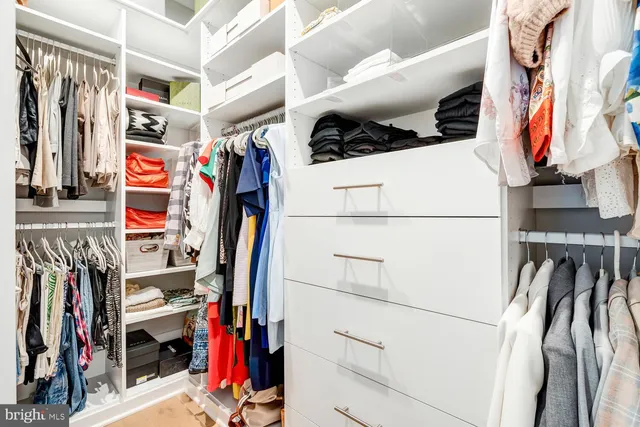 $1,159,000 | 3871 Rainier Drive, Fairfax, VA 22033