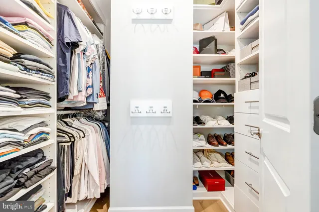 $1,159,000 | 3871 Rainier Drive, Fairfax, VA 22033