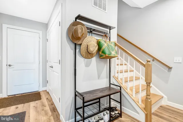 $1,159,000 | 3871 Rainier Drive, Fairfax, VA 22033