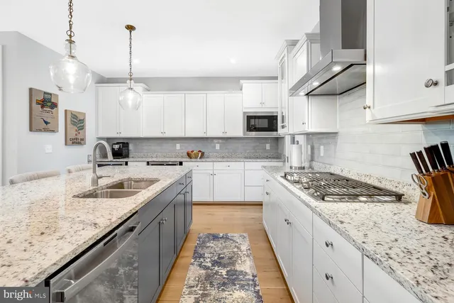 $1,159,000 | 3871 Rainier Drive, Fairfax, VA 22033