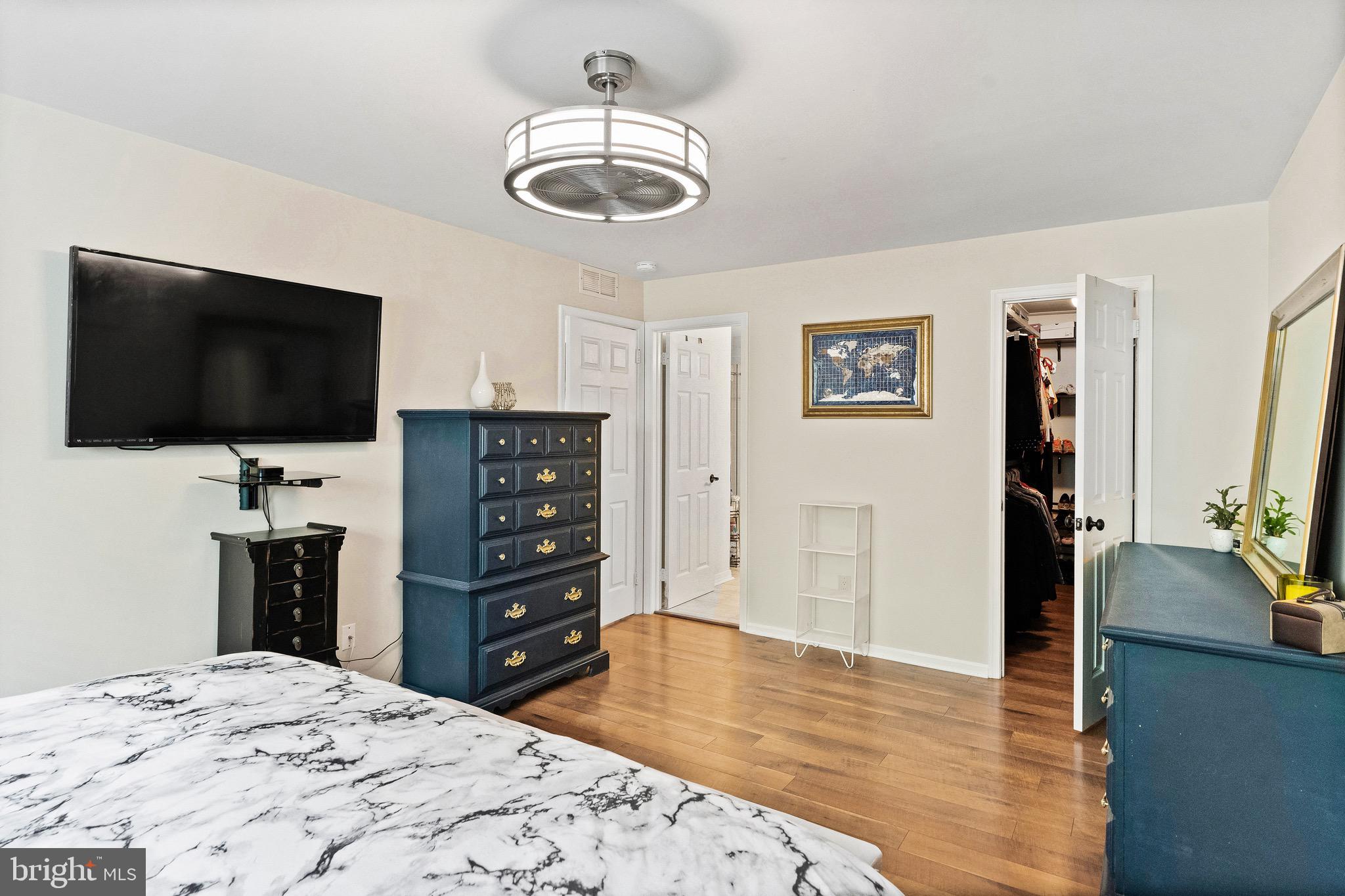 506B Wharton Road Mount Laurel, NJ 08054 - Photo 20 of 26 Master Bedroom with Walk in Closet