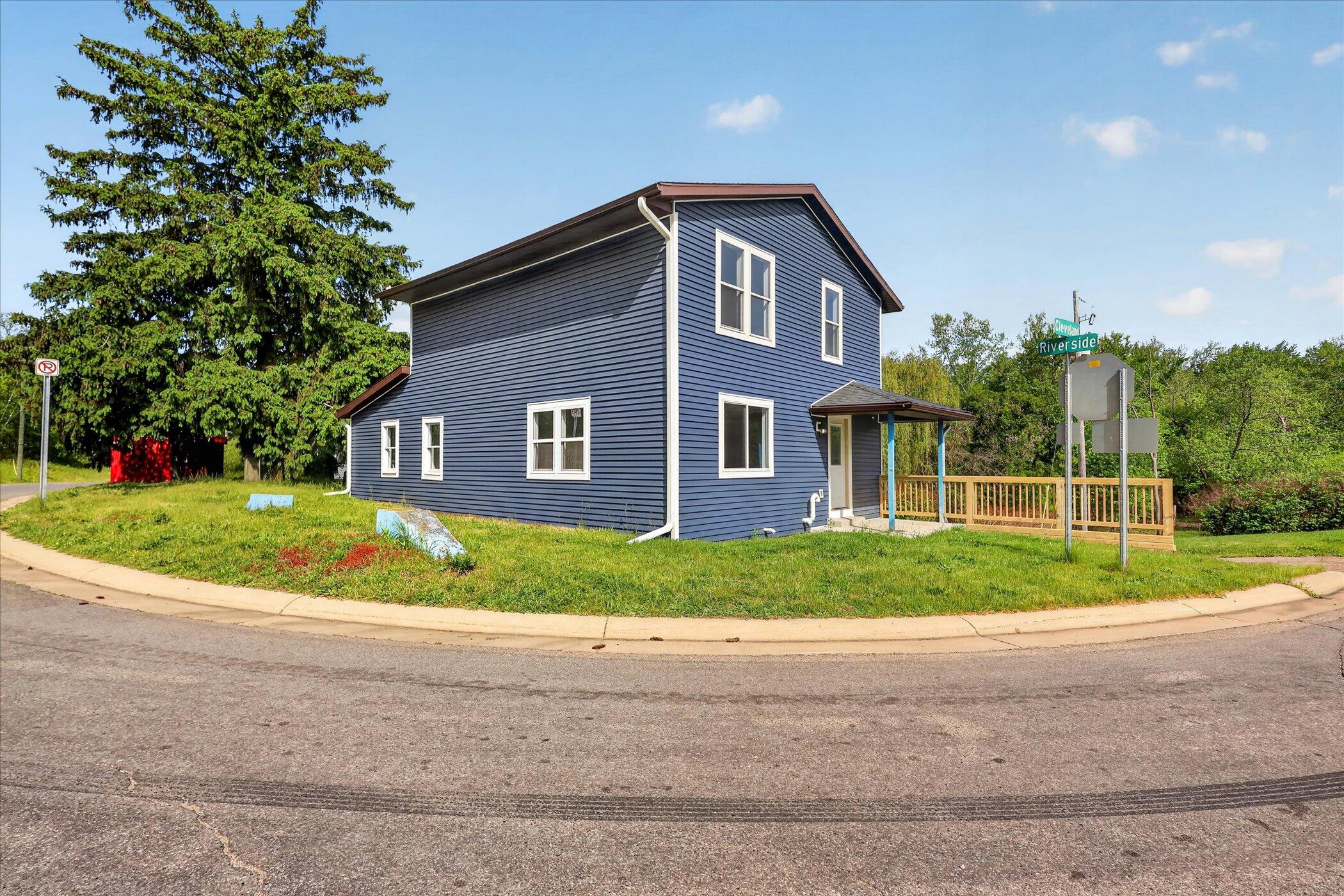 1387 East Riverside Drive Ionia, MI 48846 - Photo 2 of 60 02-1387-E-Riverside-Dr-Ionia-MI-48846-Wi