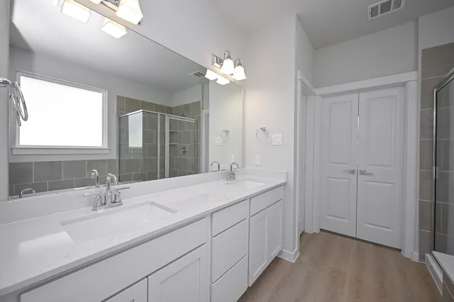 $2,600 | 33019 School Hl Road, Fulshear, TX 77441