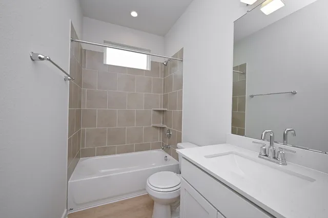 $2,600 | 33019 School Hl Road, Fulshear, TX 77441