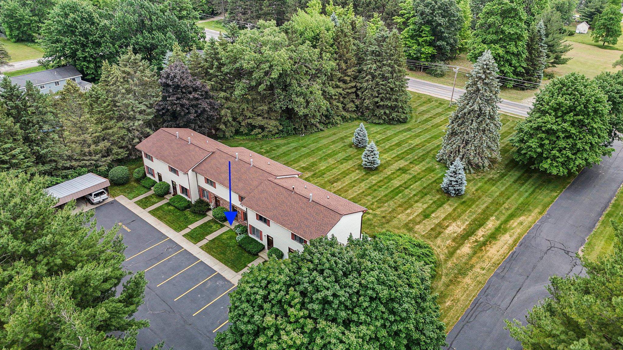 3855 East Hammond Road Traverse City, MI 49686 - Photo 2 of 38