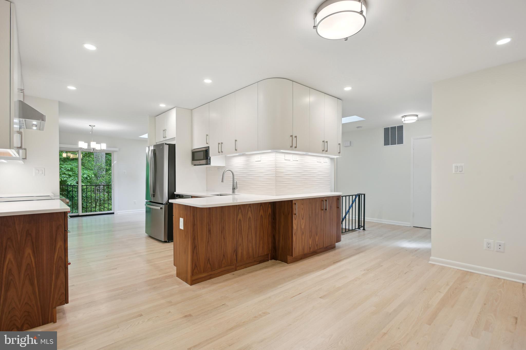 2507 Pegasus Lane Reston, VA 20191 - Photo 5 of 36 Gallery Image 5