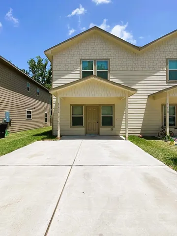 $379,000 | 8153 Homewood Lane, Houston, TX 77028