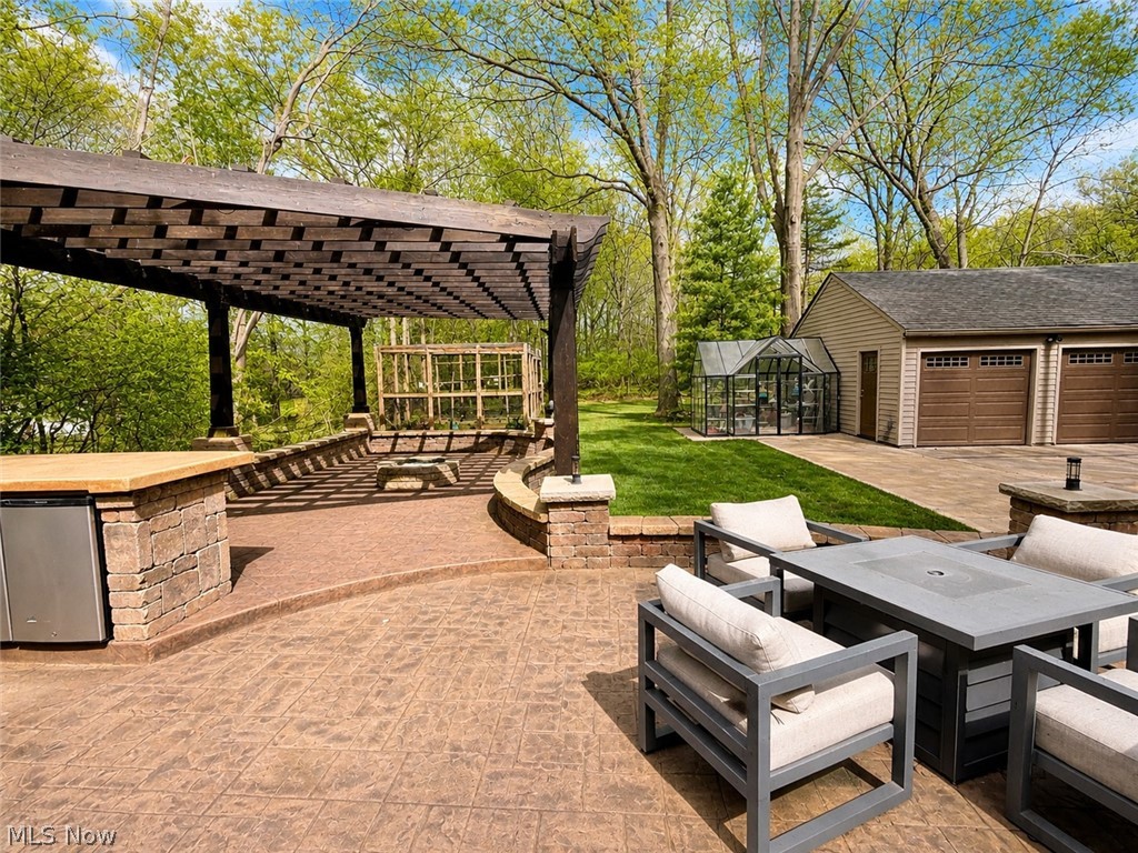 6325 Crossview Road Seven Hills, OH 44131 - Photo 3 of 30