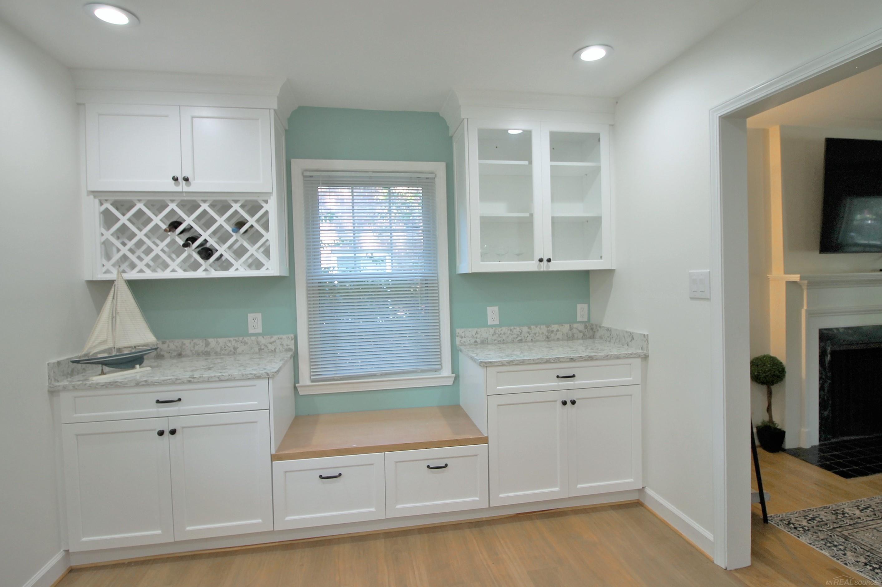 825-827 Neff Road Grosse Pointe, MI 48230 - Photo 13 of 31 50156431-e9171585-7803-4c1e-a82a-487a9bd2f9b6.JPG