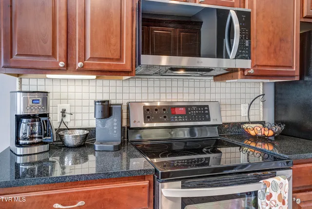 $545,000 | 3 Alta Tree Court, Johnson City, TN 37604