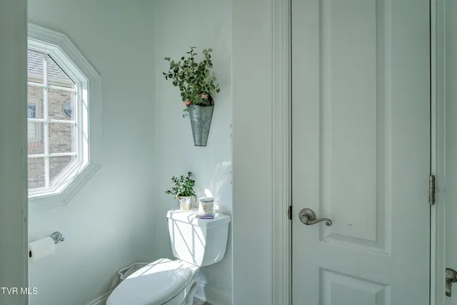 $545,000 | 3 Alta Tree Court, Johnson City, TN 37604