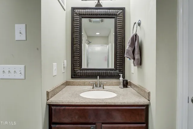 $545,000 | 3 Alta Tree Court, Johnson City, TN 37604