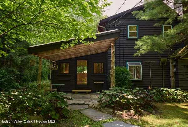 $849,000 | 323 Beaverkill Road, Kingston, NY 12401