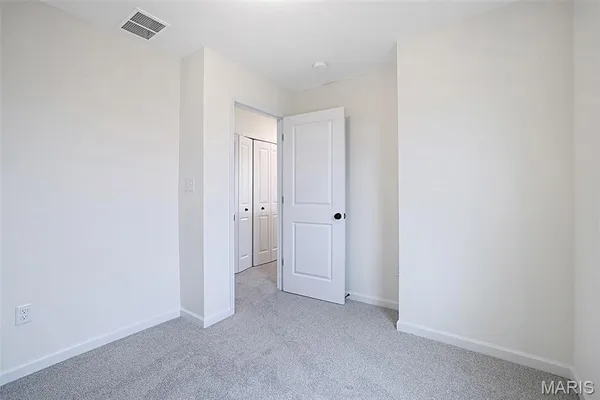 $295,263 | 1076 Vardon Mdws Drive, Union, MO 63084