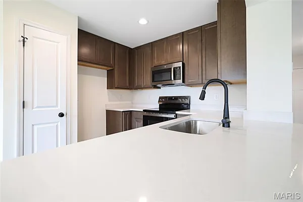 $295,263 | 1076 Vardon Mdws Drive, Union, MO 63084