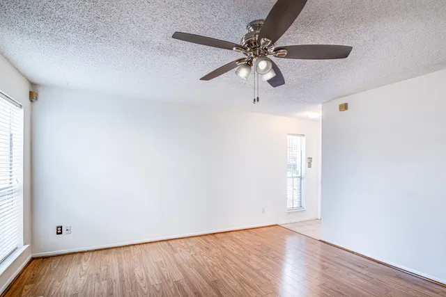 $1,150 | 3919 Fairmont Parkway, Unit 177, Pasadena, TX 77504