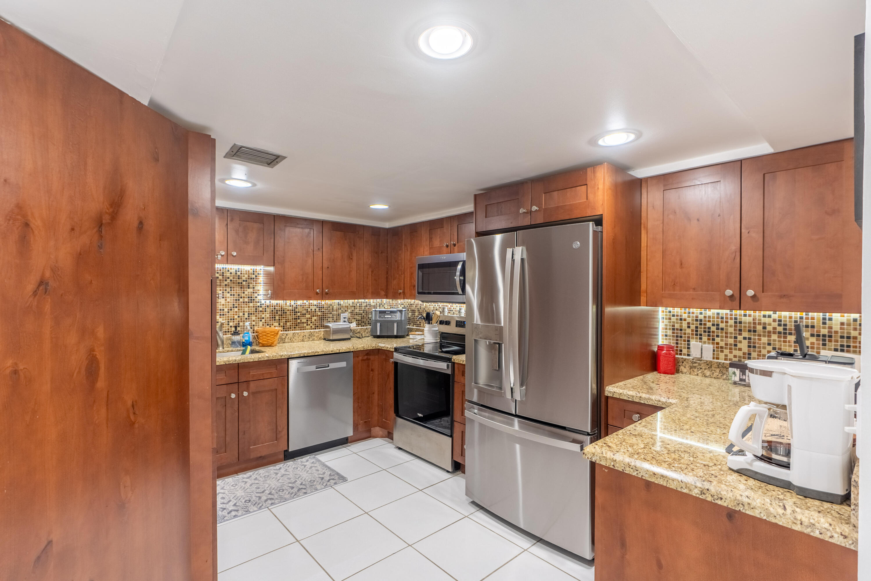 16401 Golf Club Road, Unit 113 Weston, FL 33326 - Photo 13 of 65 DSC01939