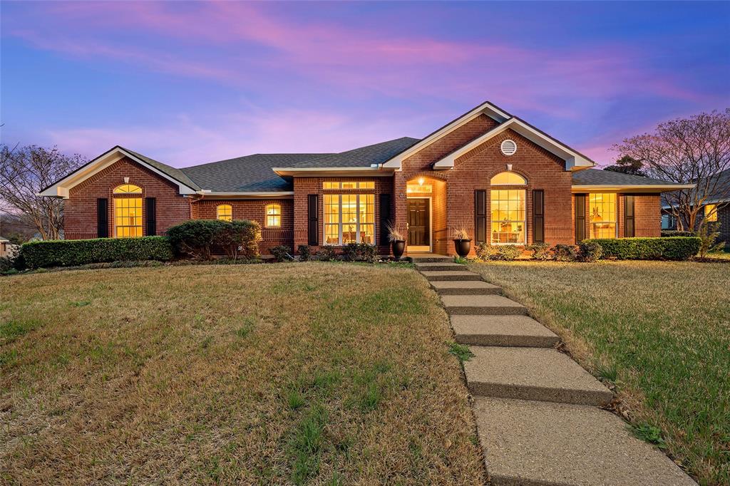 1400 Radisson Drive Hewitt, TX 76643 - Photo 1 of 40