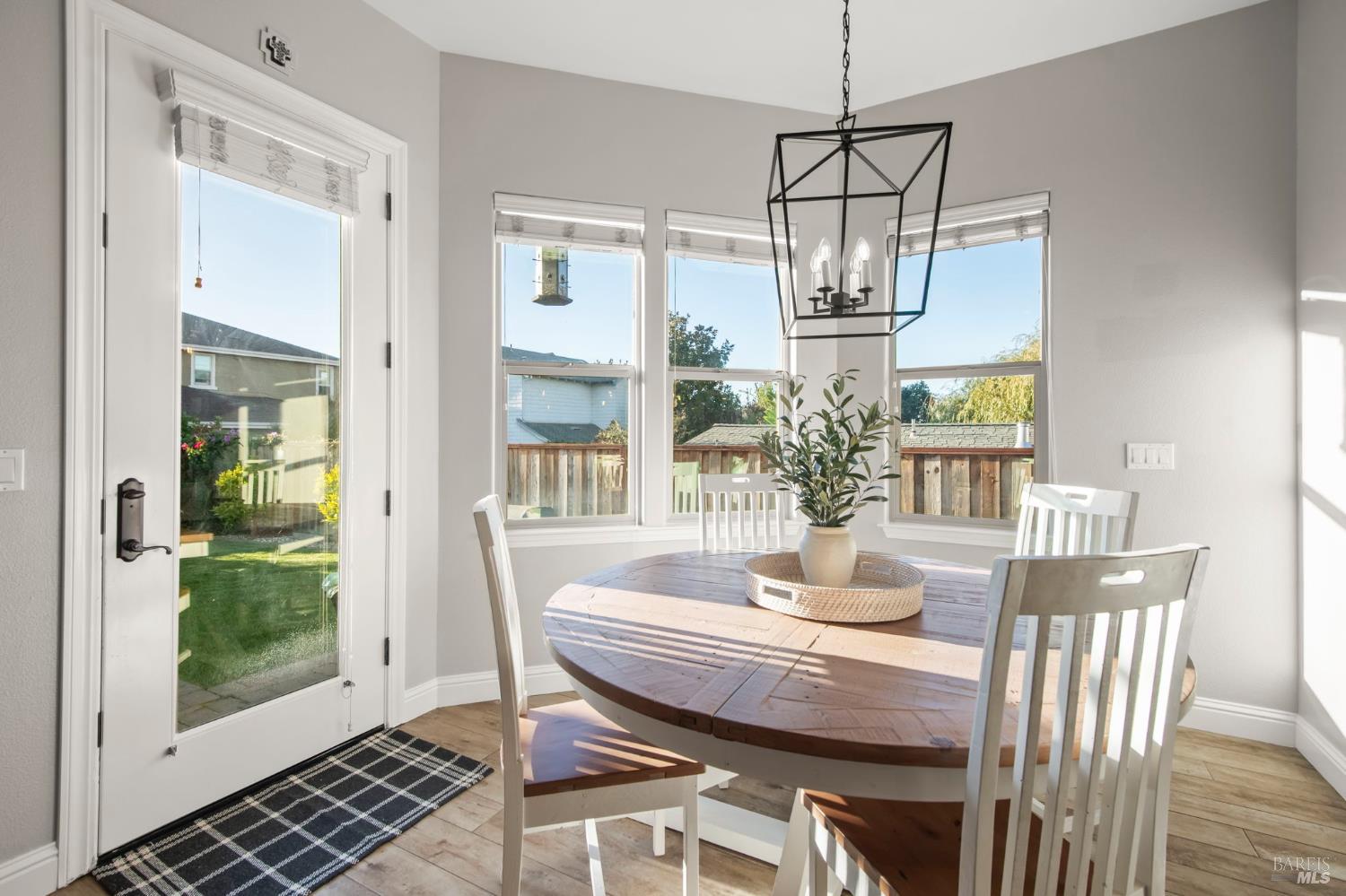 74 Rovina Lane Petaluma, CA 94952 - Photo 17 of 45 Gallery Image 17