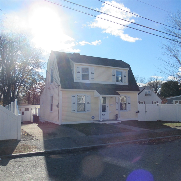 99 Homestead Road Lowell, MA 01850 - Photo 3 of 25 Gallery Image 3