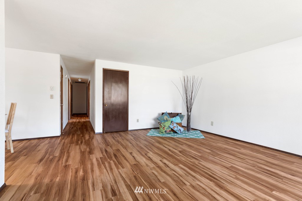 1067 Cathlamet Drive Oak Harbor, WA 98277 - Photo 2 of 21