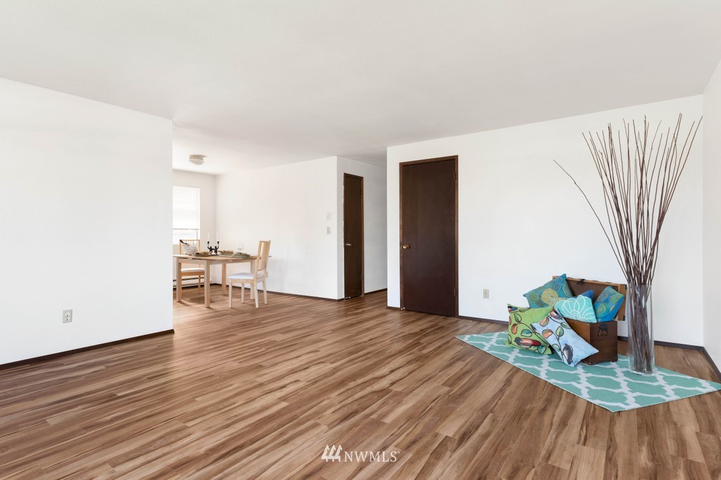 1067 Cathlamet Drive Oak Harbor, WA 98277 - Photo 4 of 21