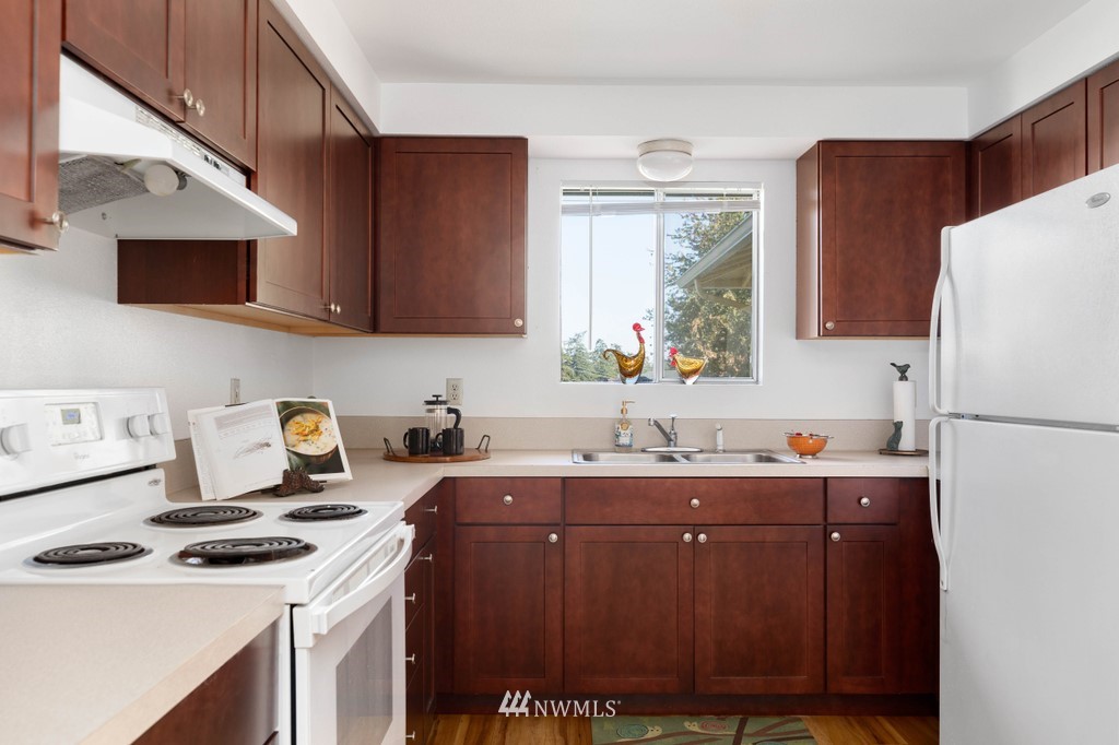 1067 Cathlamet Drive Oak Harbor, WA 98277 - Photo 8 of 21