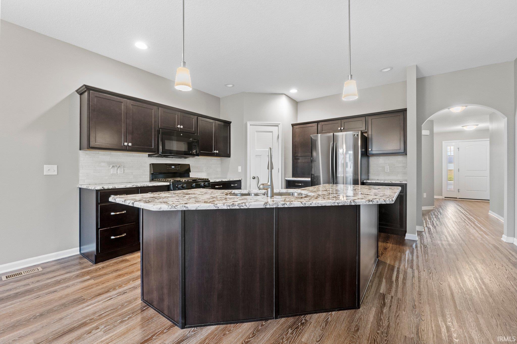 580 Highfields Cove Fort Wayne, IN 46845 - Photo 7 of 36