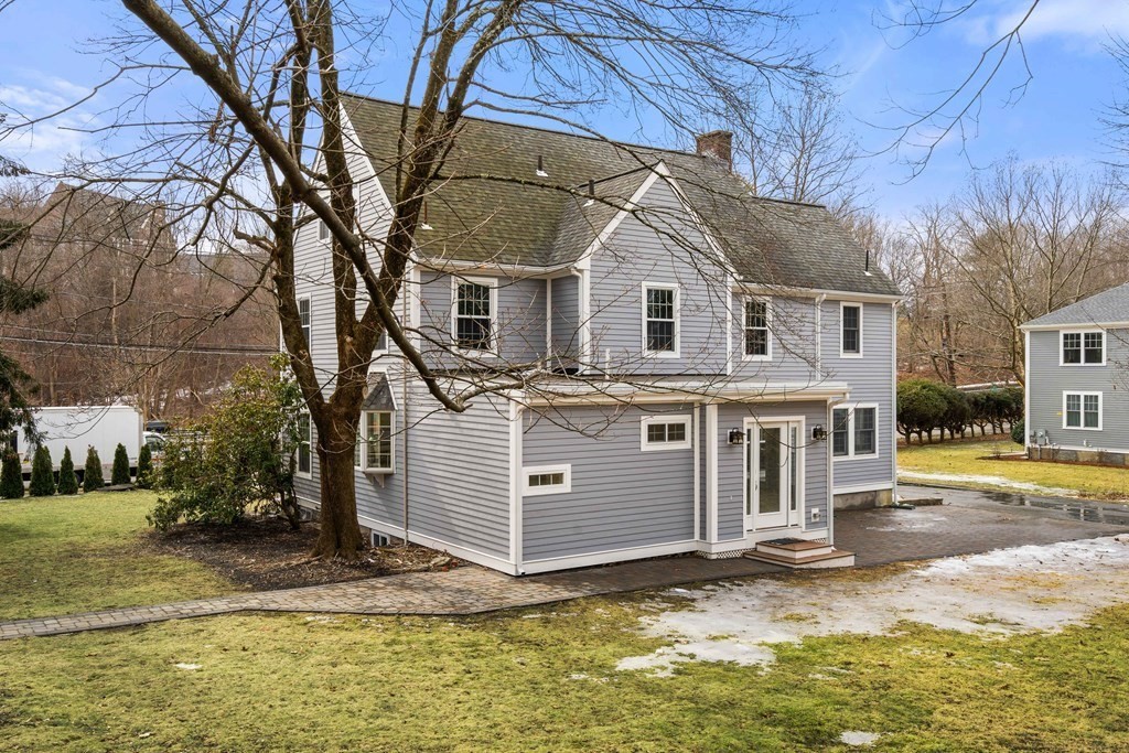 53 Bancroft Road Wellesley, MA 02481 - Photo 31 of 36