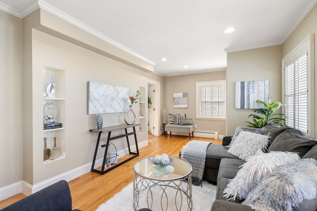 53 Bancroft Road Wellesley, MA 02481 - Photo 4 of 36