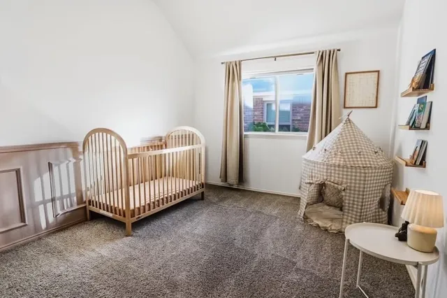 a view of livingroom with furniture and windows