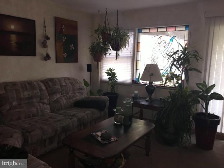 4238 Lawnside Road Philadelphia, PA 19154 - Photo 5 of 9 Gallery Image 5