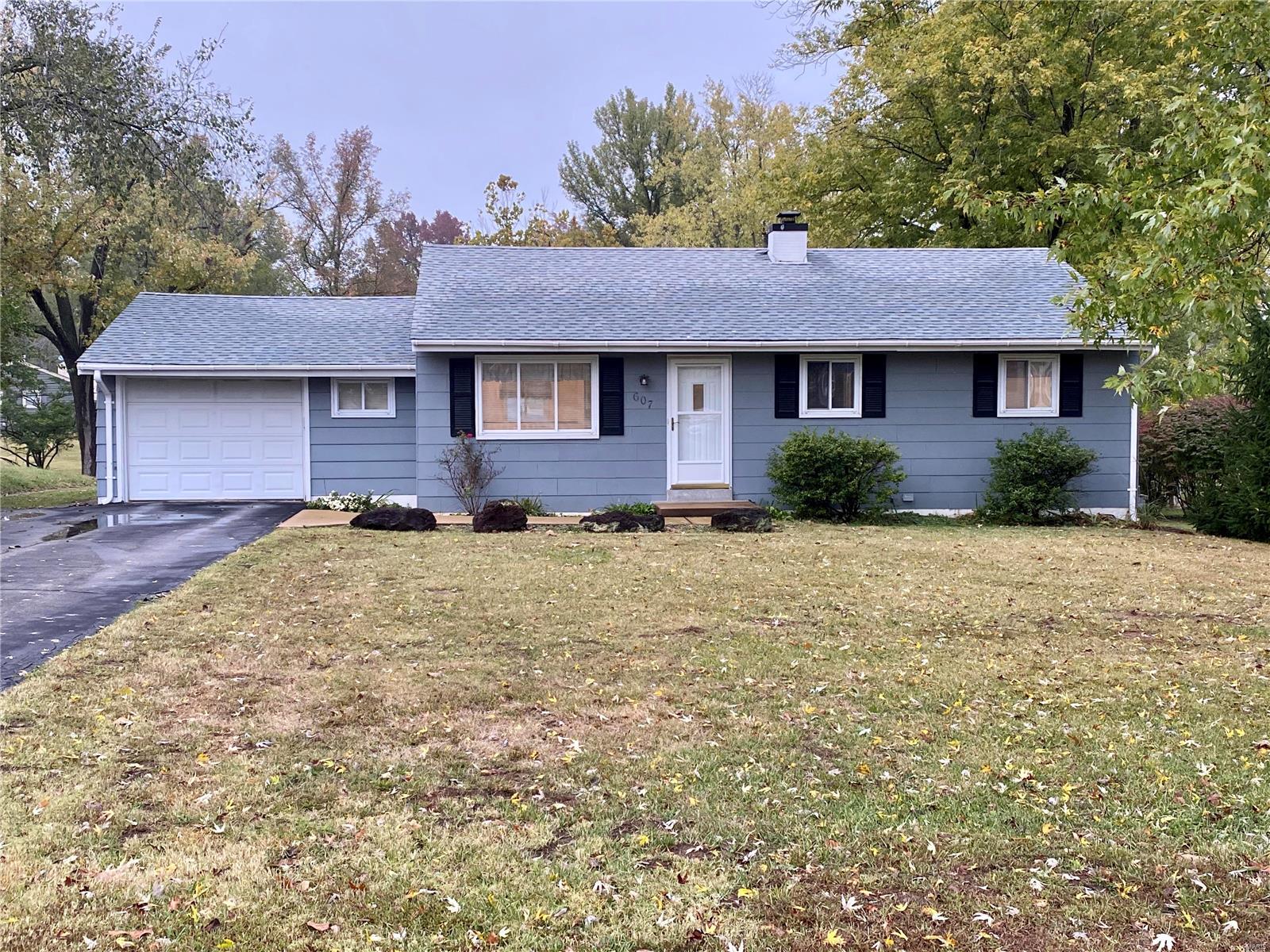 607 Nancy Place Ballwin, MO 63021 - Photo 1 of 20