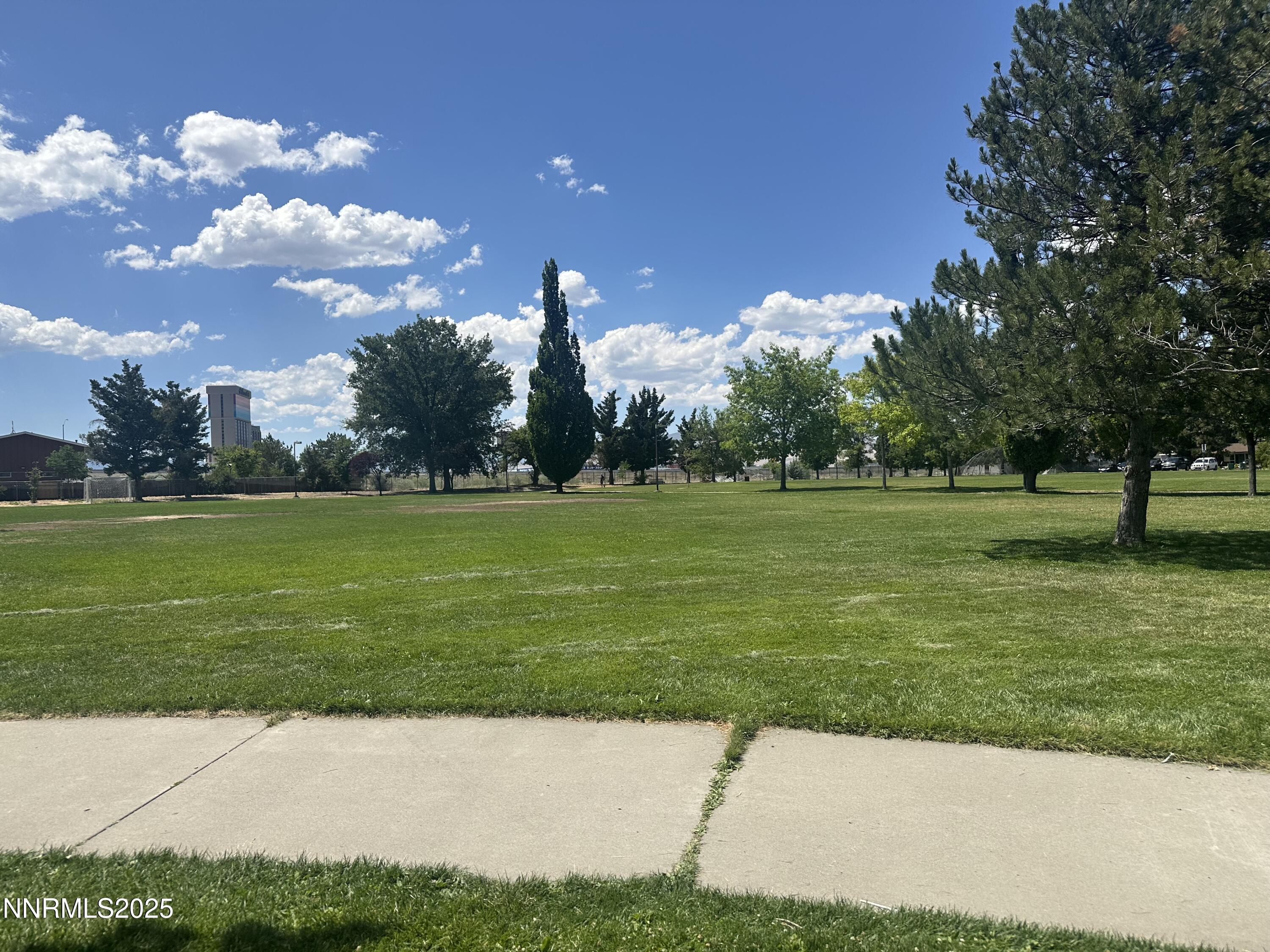 863 Nutmeg Place, Unit 12 Reno, NV 89502 - Photo 27 of 31 a view of a volley ball court