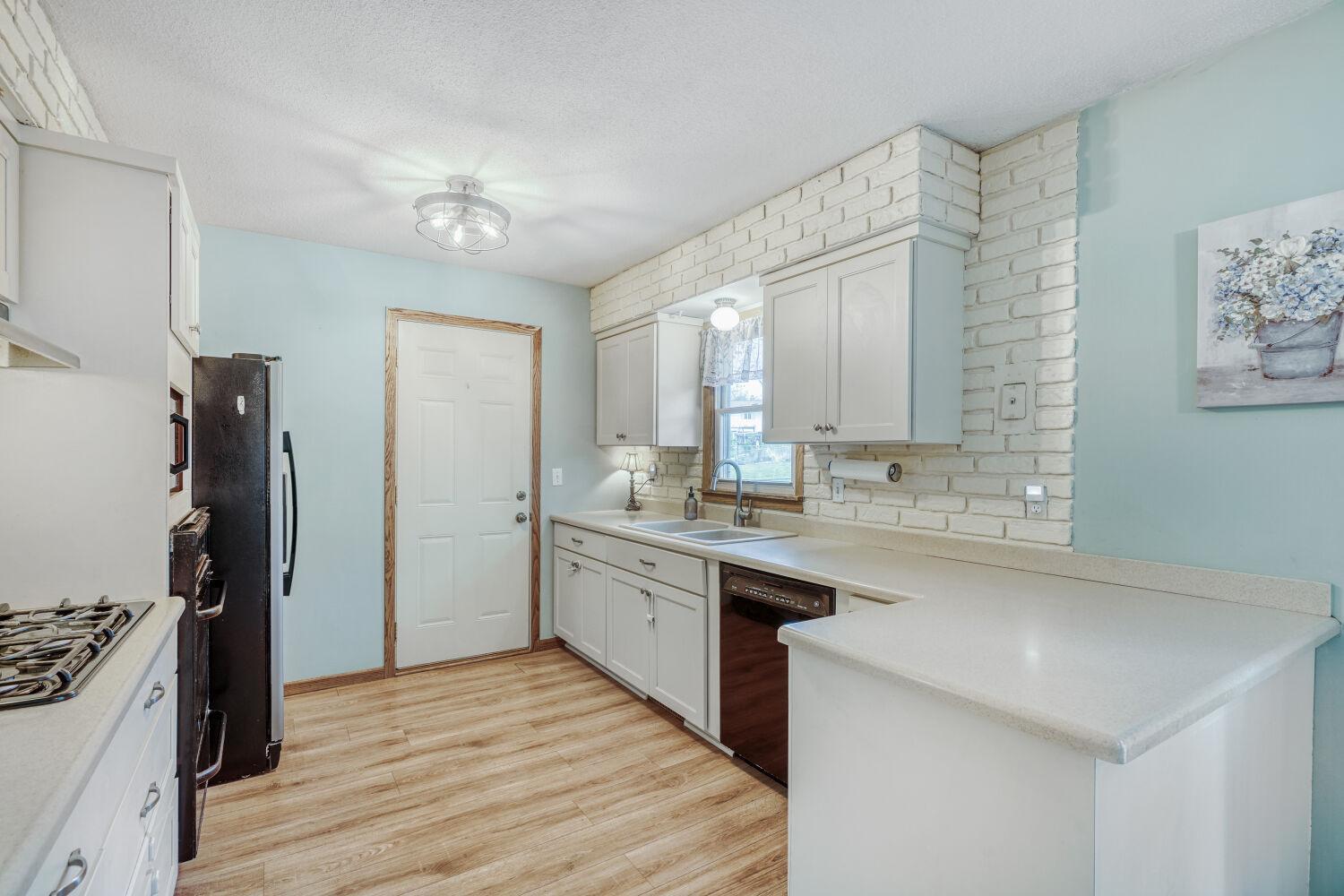 6285 137th Street West Apple Valley, MN 55124 - Photo 5 of 16