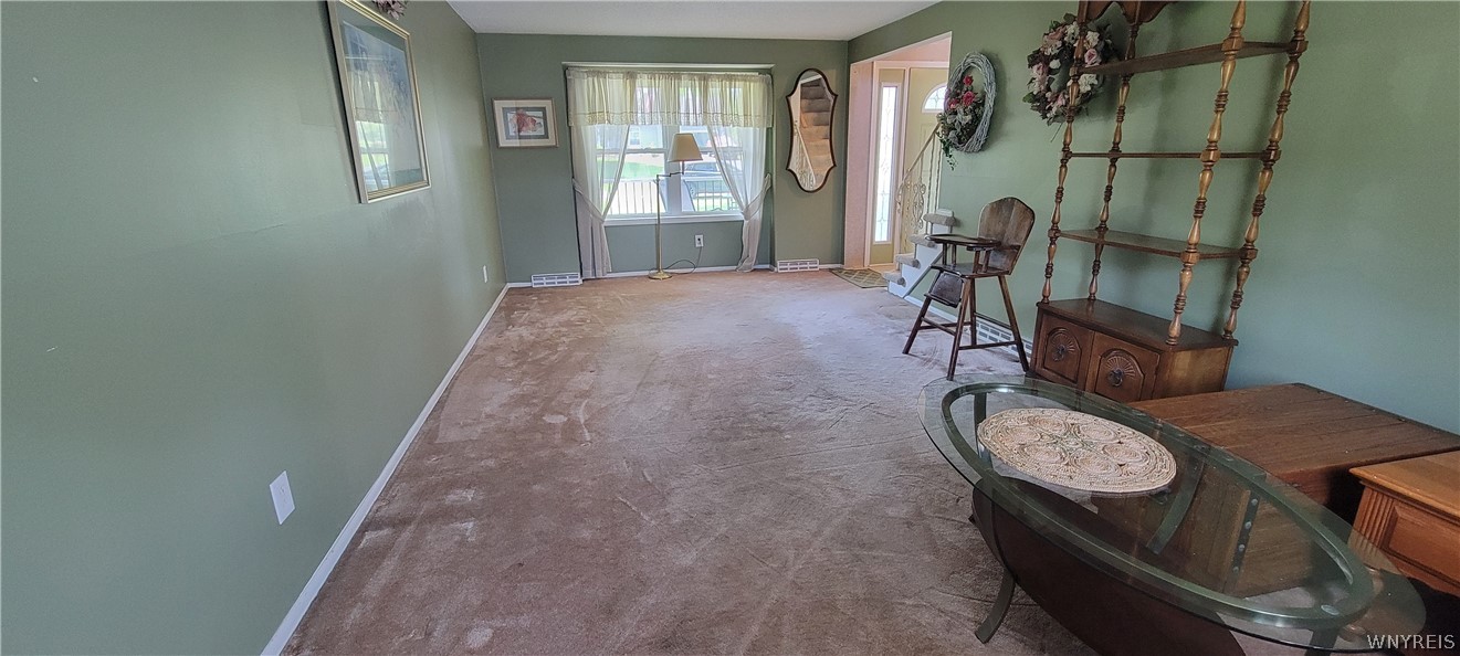 7053 Old English Road Lockport Town, NY 14094 - Photo 11 of 40