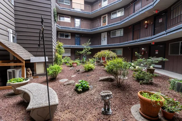 $275,000 | 9020 North Country Homes Boulevard, Unit 23, Spokane, WA 99218