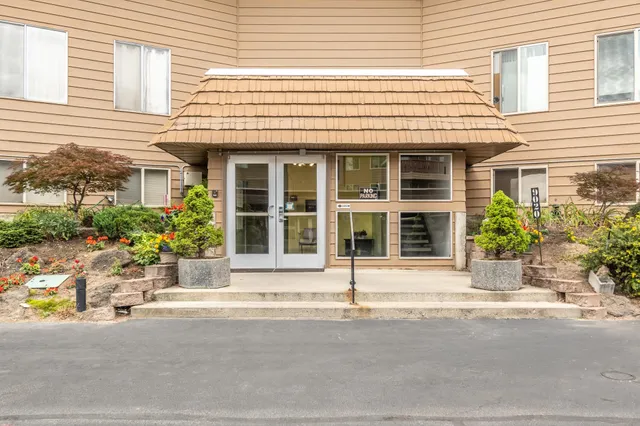 $275,000 | 9020 North Country Homes Boulevard, Unit 23, Spokane, WA 99218