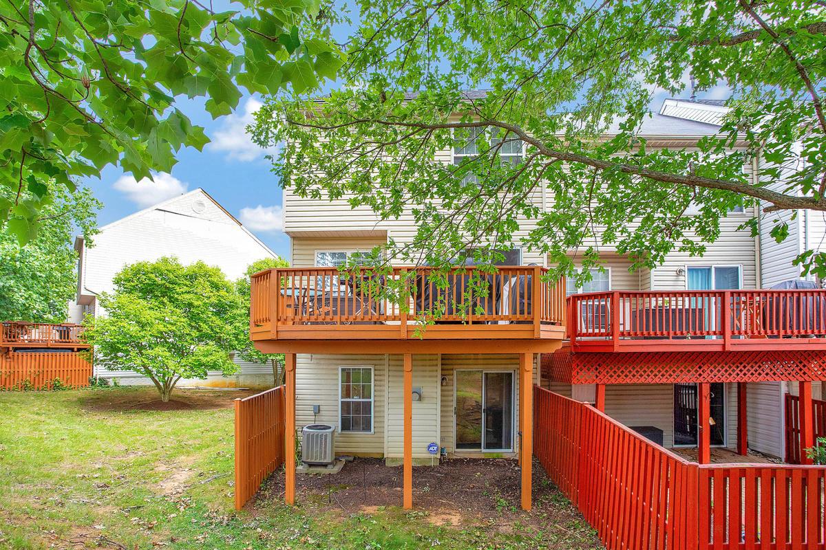 648 Howards Loop, Unit 19 Annapolis, MD 21401 - Photo 5 of 35 View from a distance and from walking/job path.