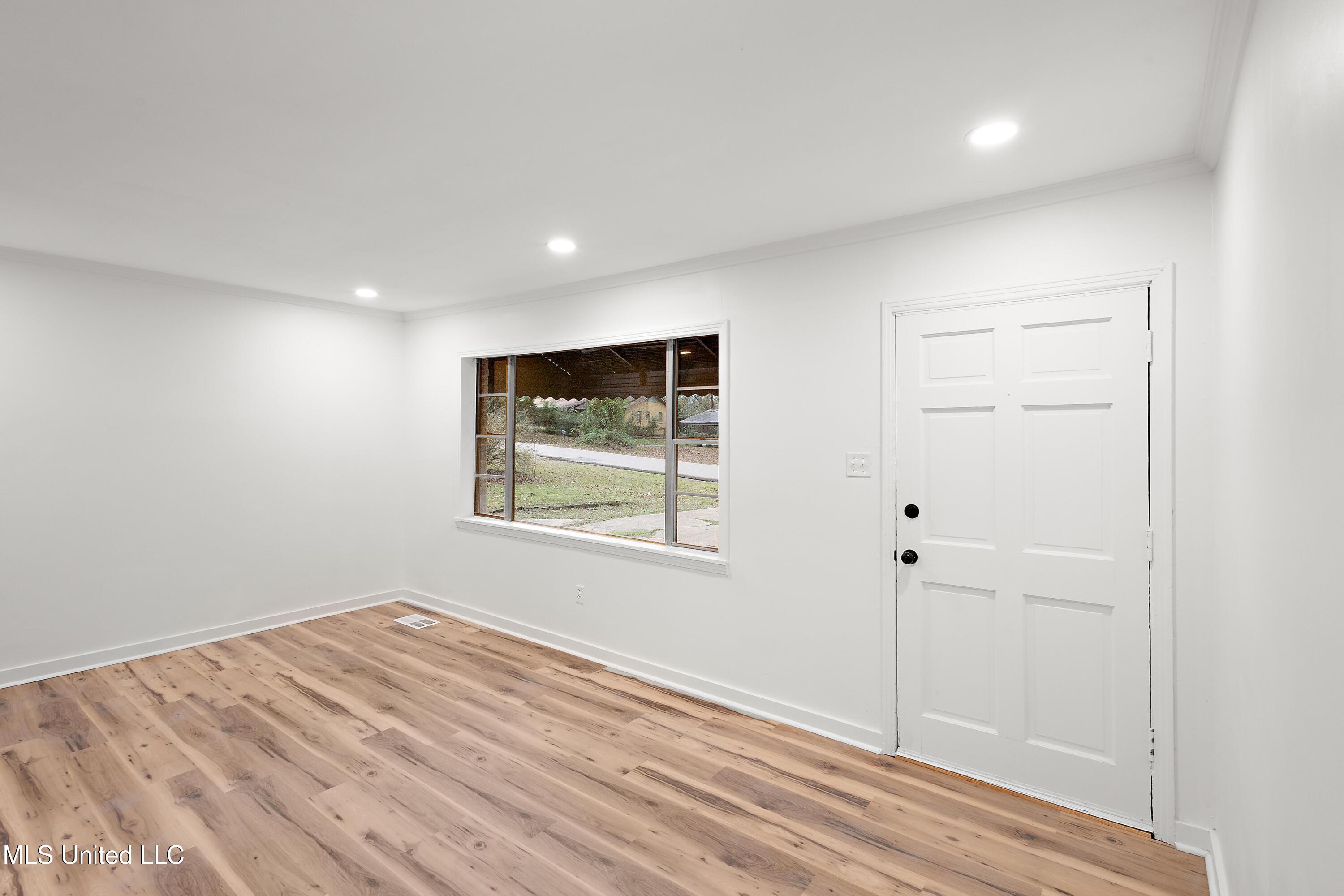 338 South Fox Hall Road Pearl, MS 39208 - Photo 2 of 13 3zpneki8tm