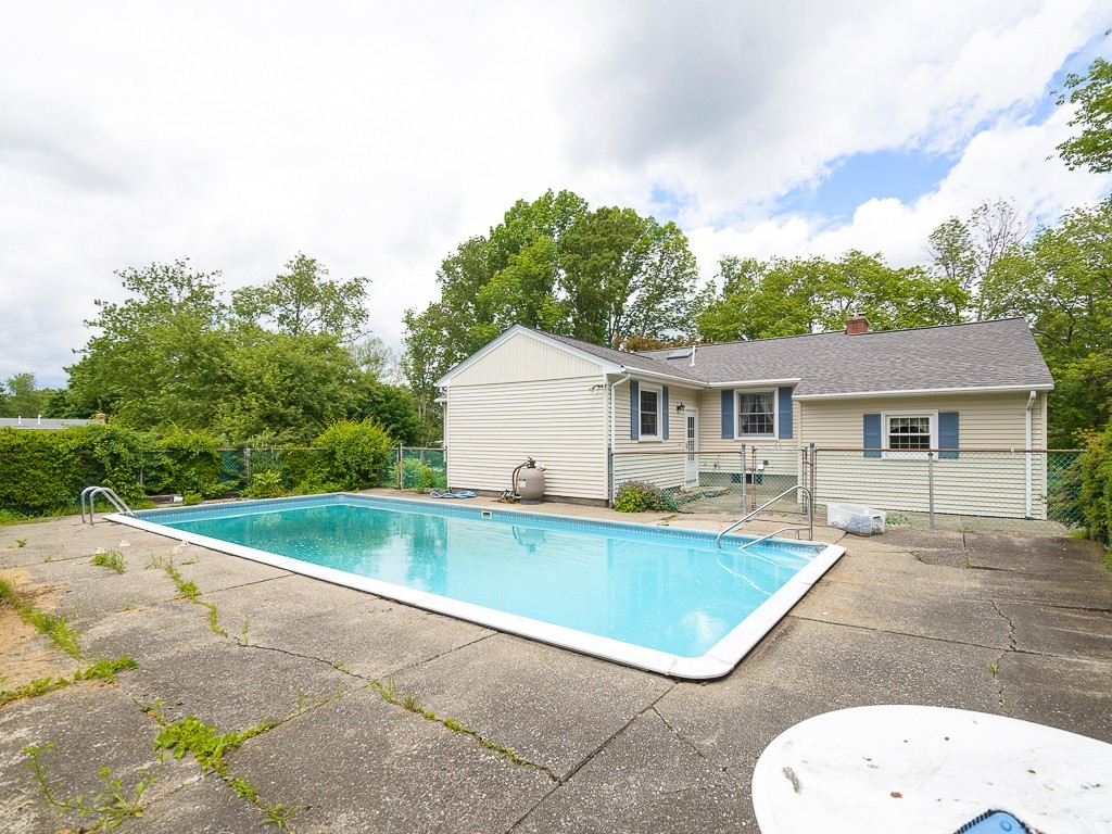 19 8 Lots Road Sutton, MA 01590 - Photo 30 of 30 a view of a house with pool