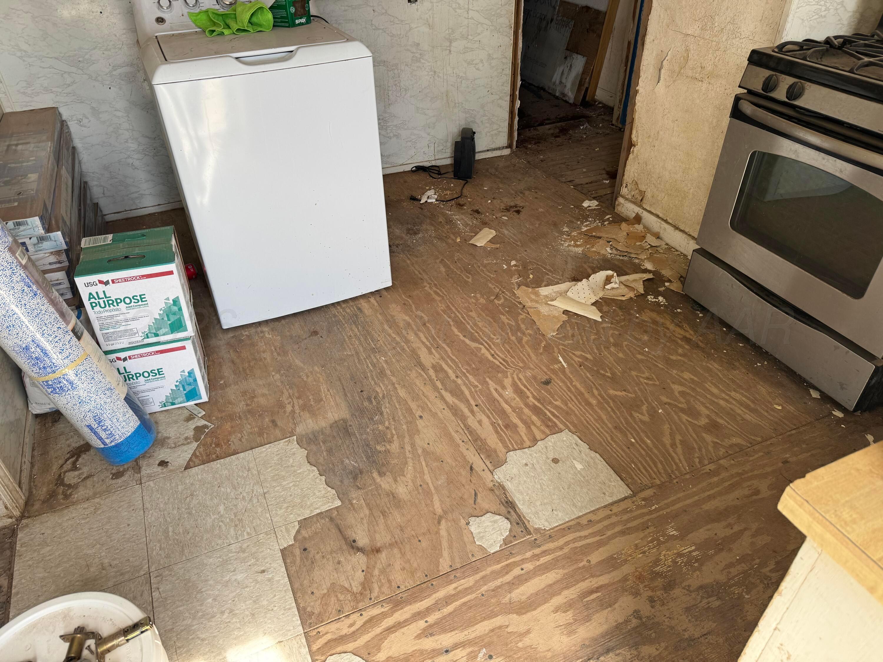 4609 Southwest 16th Avenue Amarillo, TX 79106 - Photo 6 of 20 IMG_4153