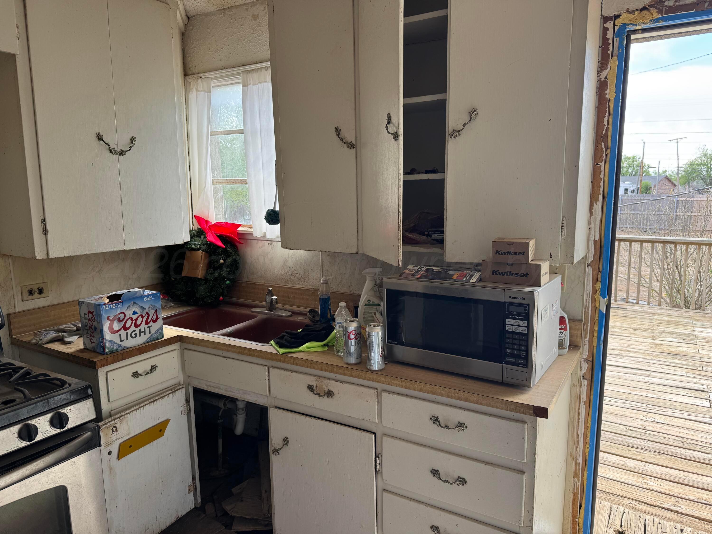 4609 Southwest 16th Avenue Amarillo, TX 79106 - Photo 7 of 20 IMG_4159